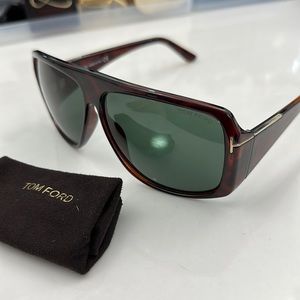 Men’s/Unisex Like new 100% authentic Tom ford sunglasses